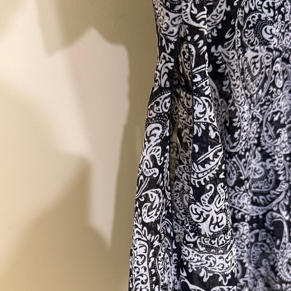 Chic Paisley Tie-Front or Tie back Blouse women’s 3/4 Sleeve top Size S (6-8) - Picture 7 of 16